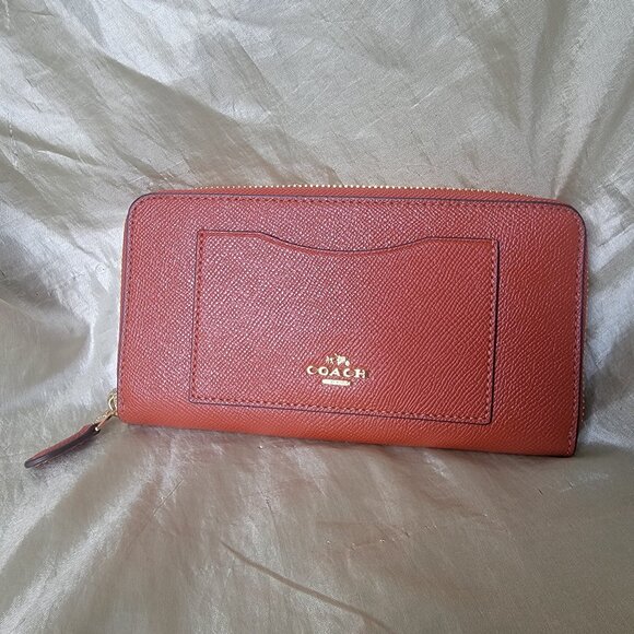 Coach Handbags - NWT Coach F54007 Large Zip Wallet in Crossgrain Terracotta Orange Leather